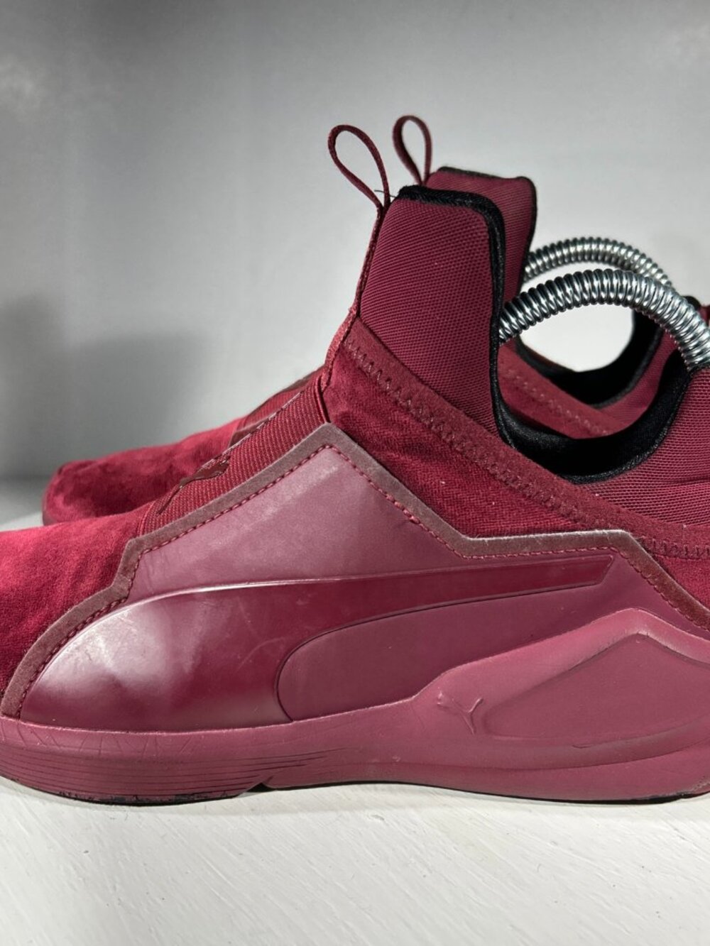 Puma Fierce Velvet Cordovan Womens Slip-On Shoes Size 6 Red Burgundy Sneakers